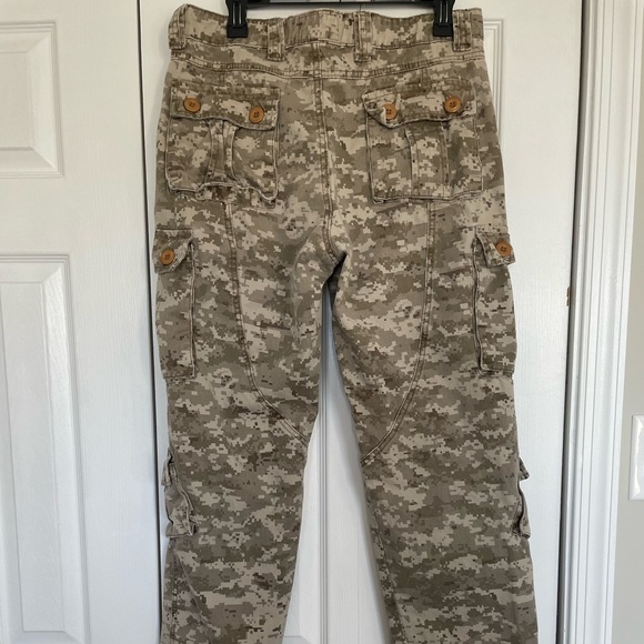 Camo Cargo Pants Size 32 - Picture 8 of 11